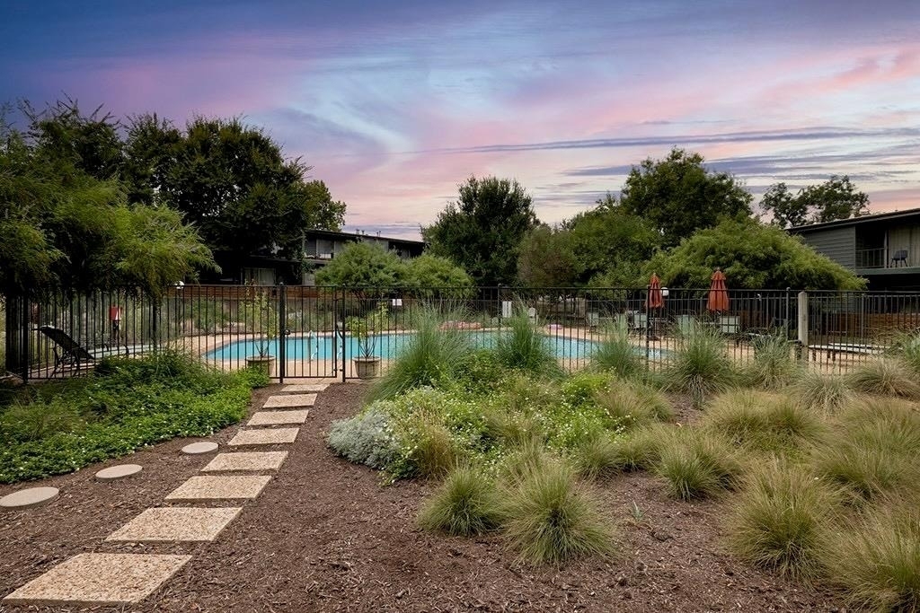 1304 Mariposa Dr - Photo 14