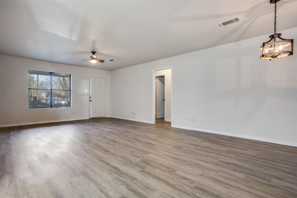 2212 Rifle Bend Dr - Photo 1
