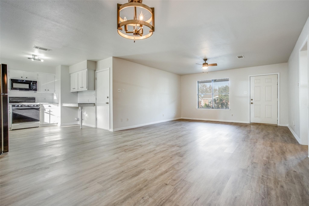 2212 Rifle Bend Dr - Photo 3