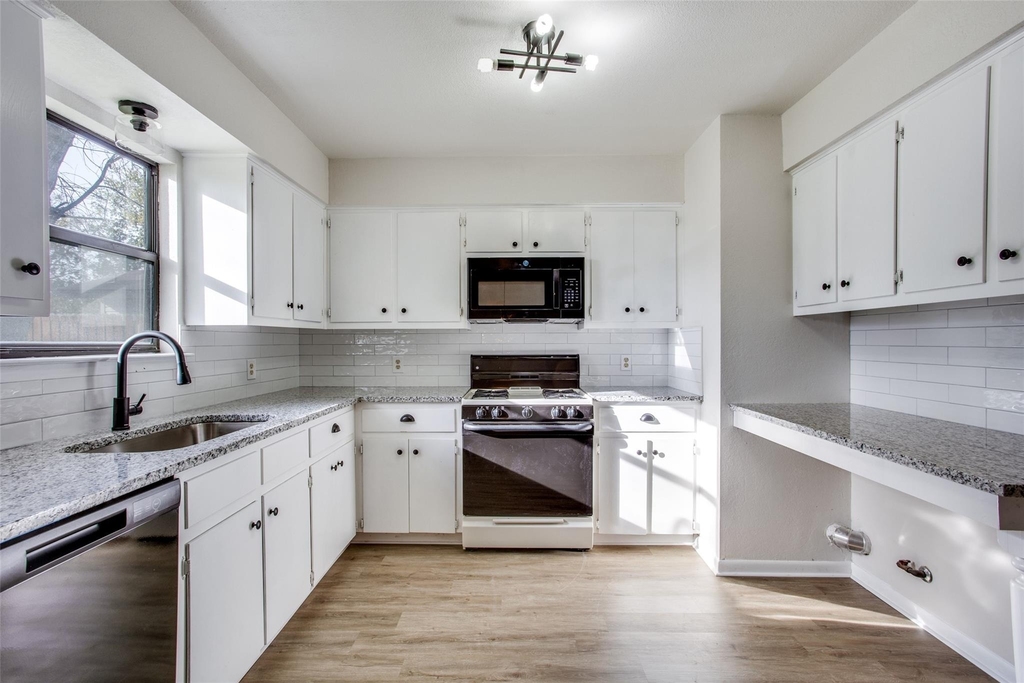 2212 Rifle Bend Dr - Photo 4