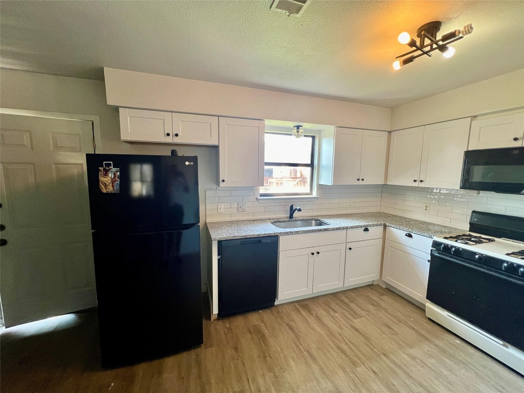 2212 Rifle Bend Dr - Photo 7