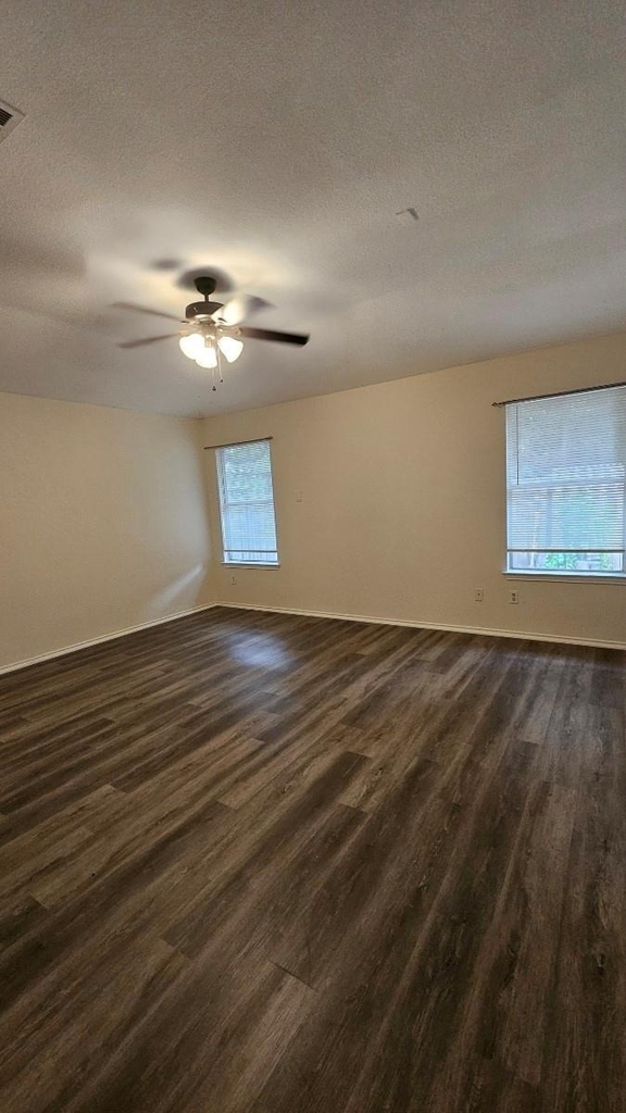 14902 Snelling Dr - Photo 4