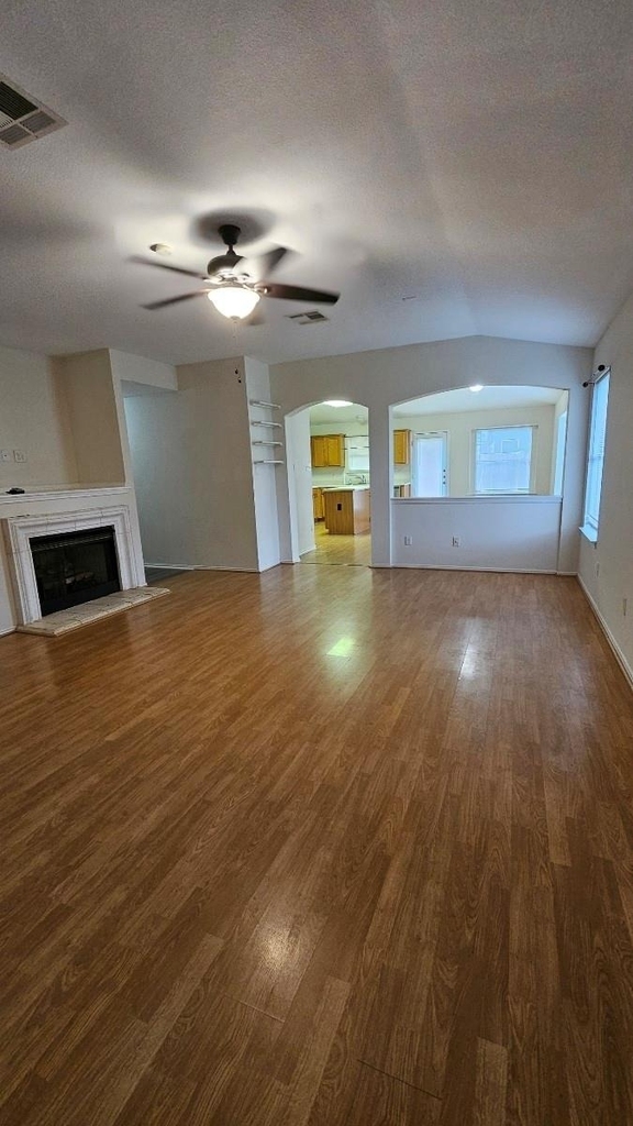 14902 Snelling Dr - Photo 2