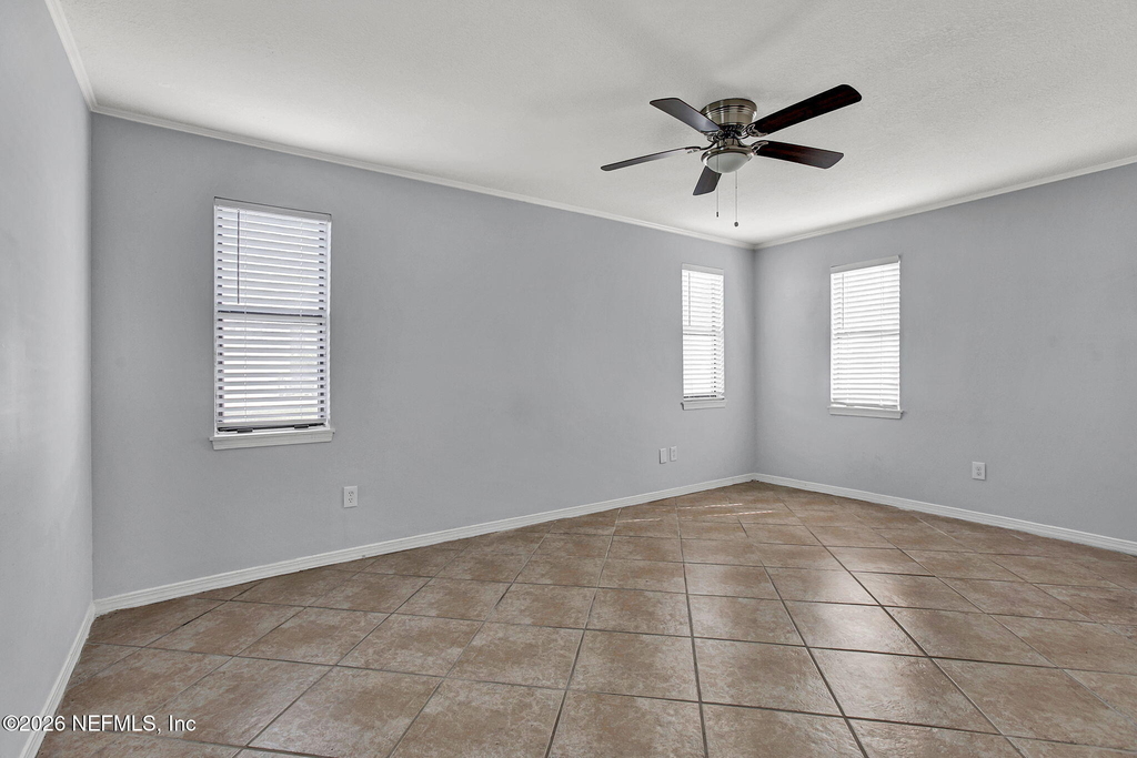 725 7th Avenue S - Photo 9