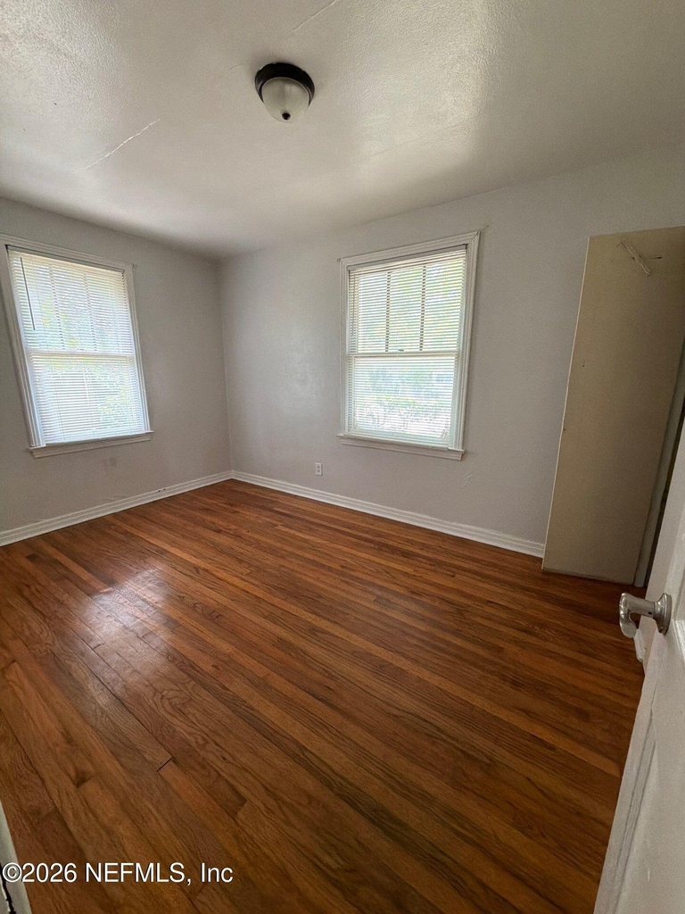 2052 W 17th Street - Photo 11