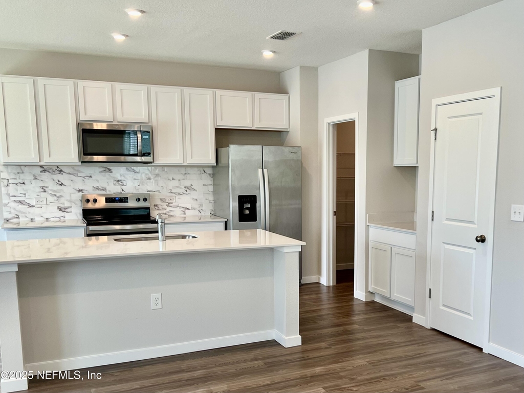 14750 Cashew Avenue - Photo 8