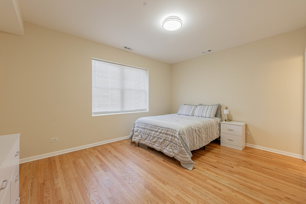 5933 W Huron Street - Photo 11