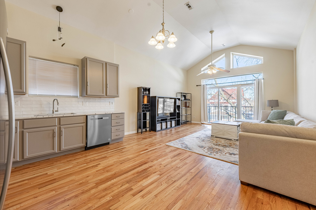 5933 W Huron Street - Photo 1