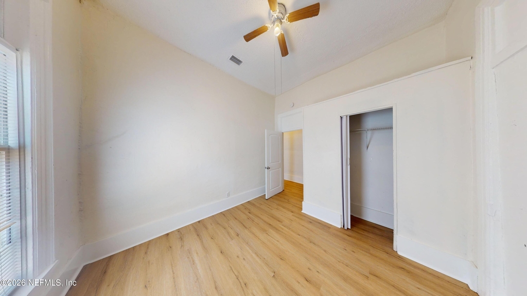 2324 Moncrief Road - Photo 6