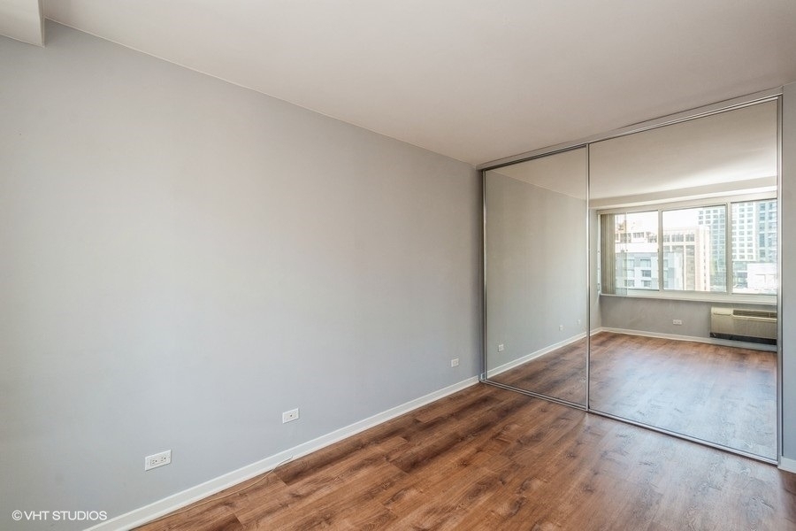 211 E Ohio Street - Photo 7
