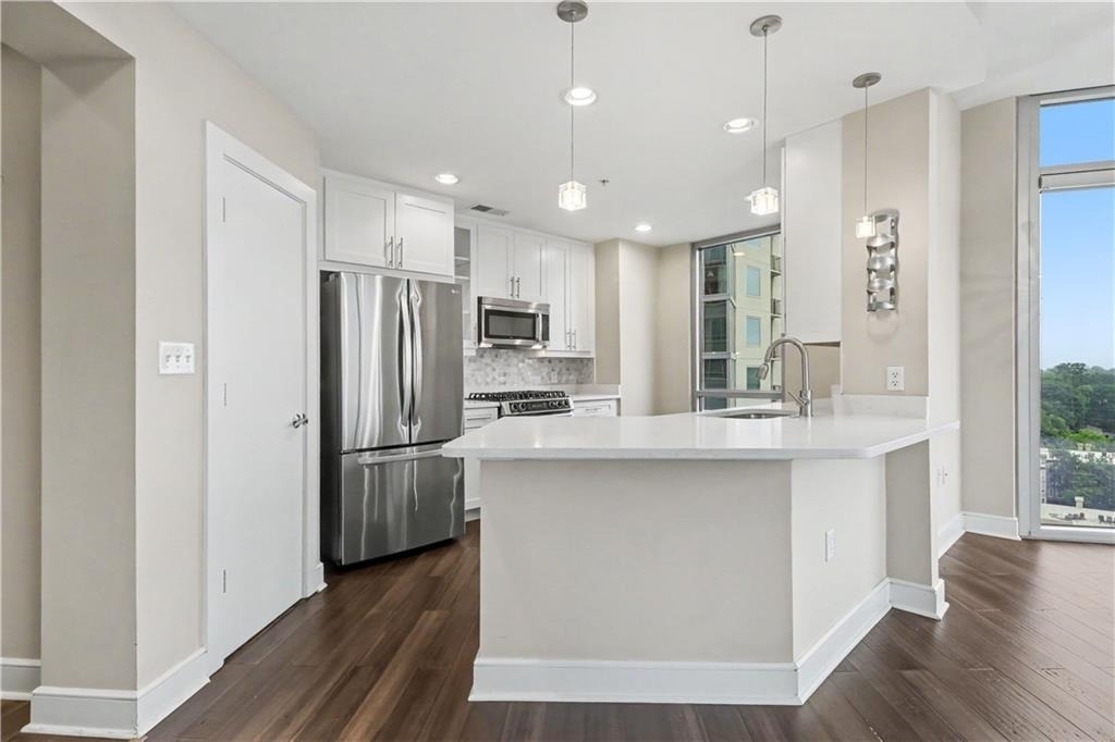 222 12th Street Ne - Photo 6