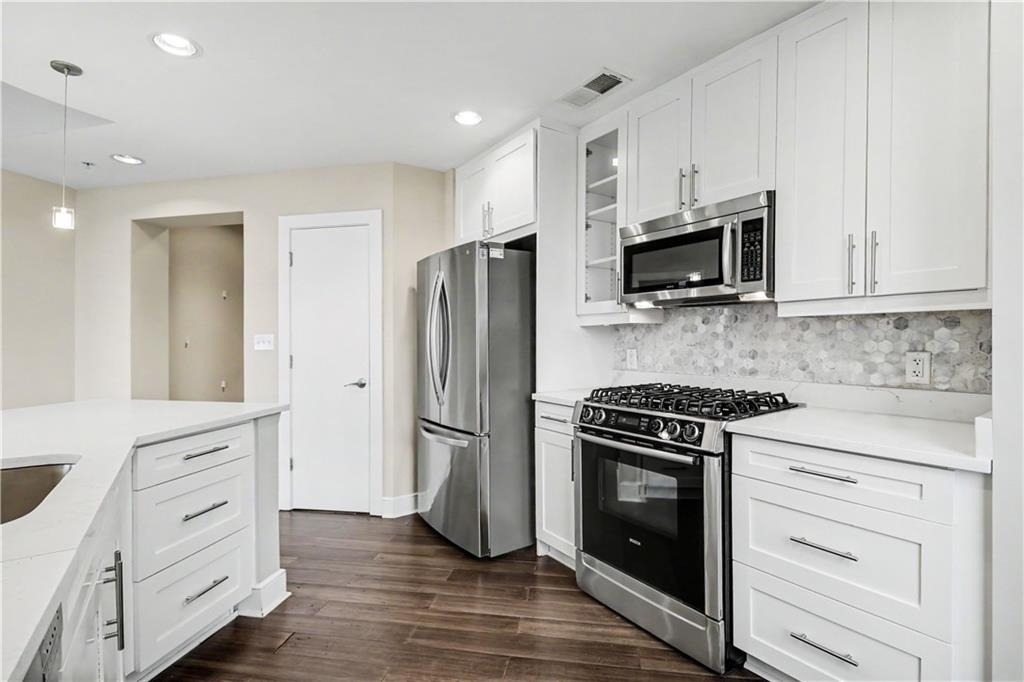 222 12th Street Ne - Photo 8