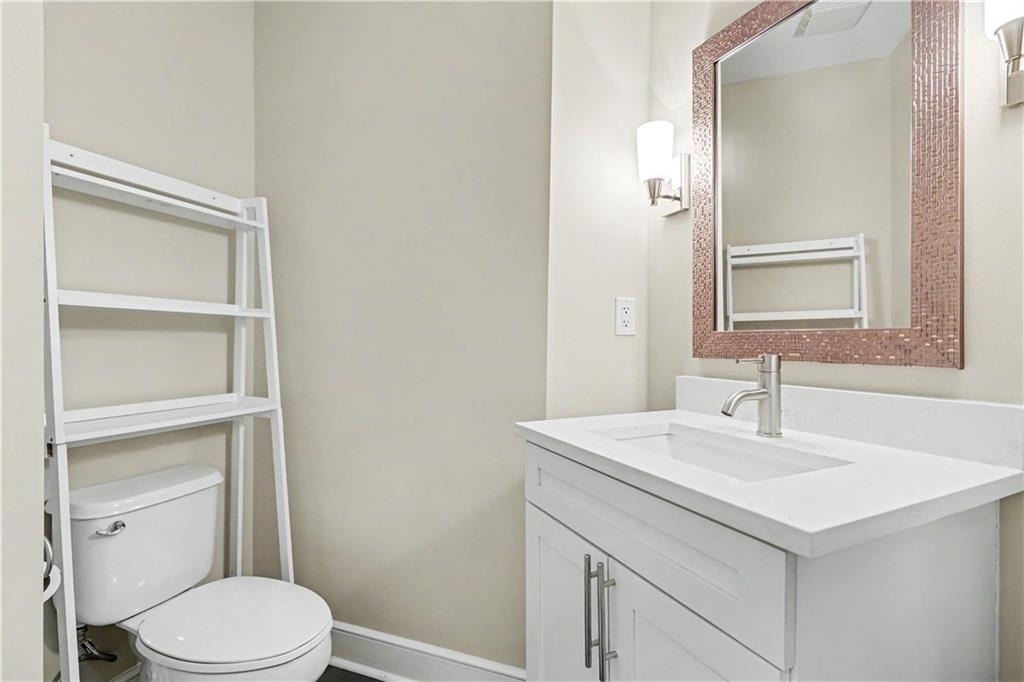 222 12th Street Ne - Photo 11