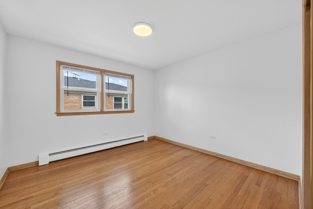 8312 W Summerdale Avenue - Photo 9