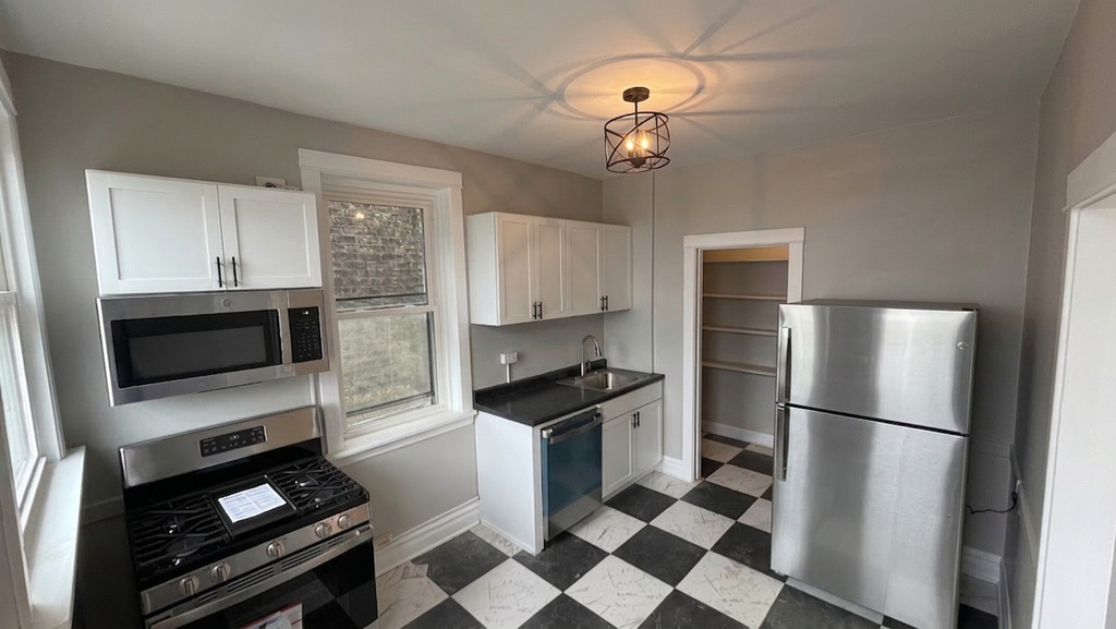 440 S Ridgeland Avenue - Photo 0