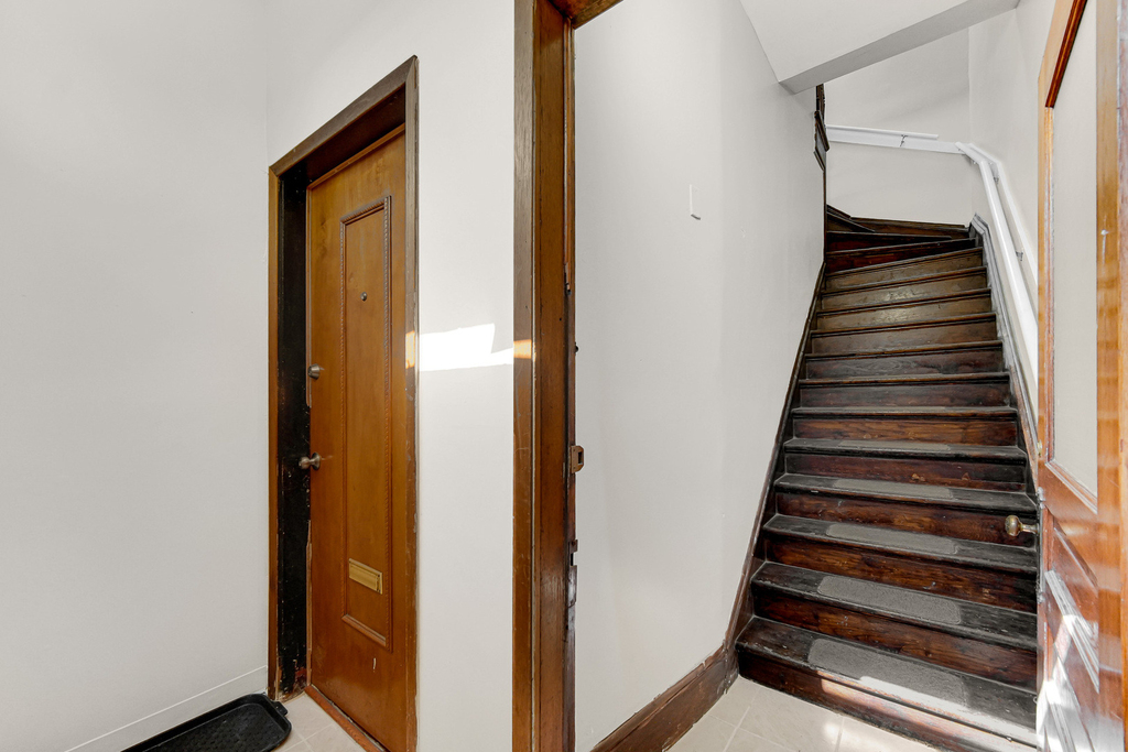 6424 S Ingleside Avenue - Photo 1