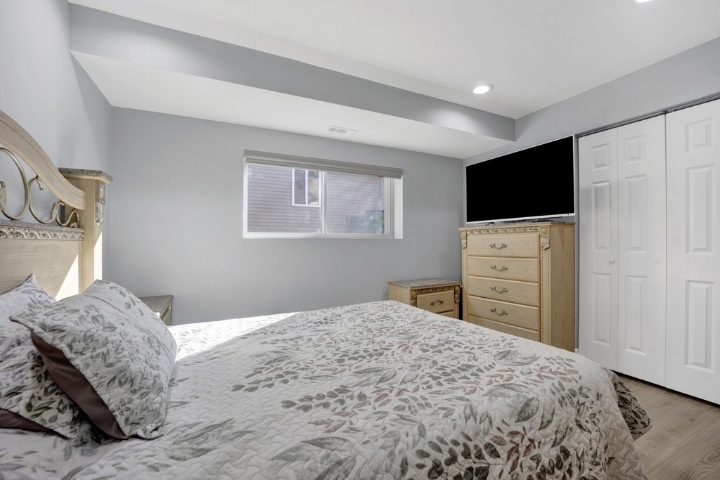27w180 Cooley Avenue - Photo 9