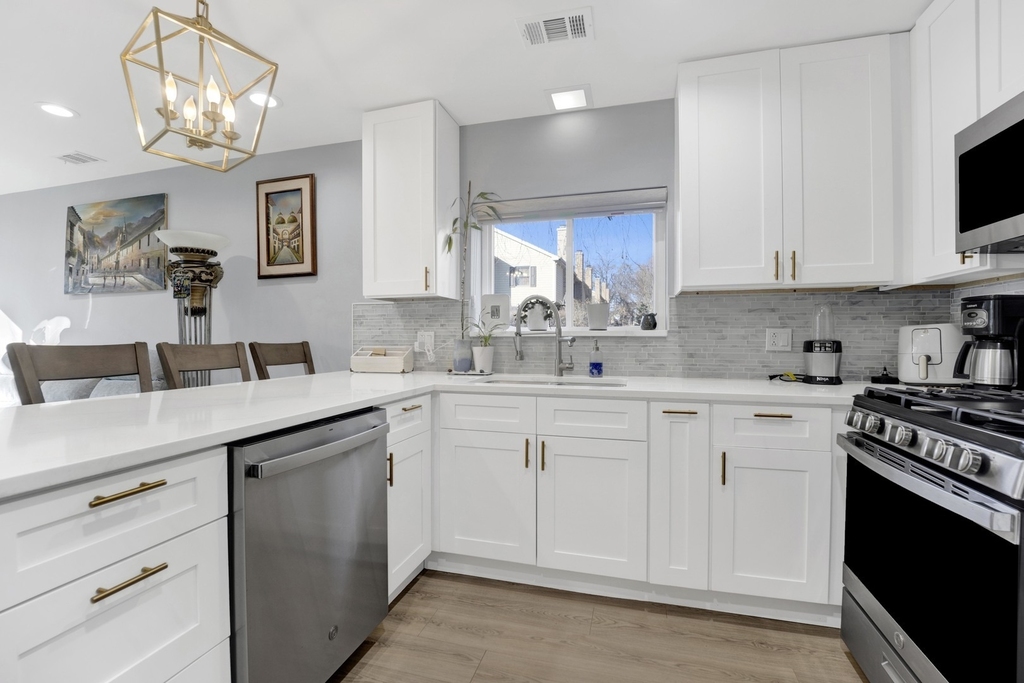 27w180 Cooley Avenue - Photo 2