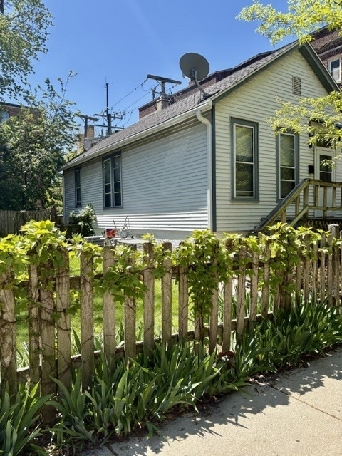 810 Simpson Street - Photo 4