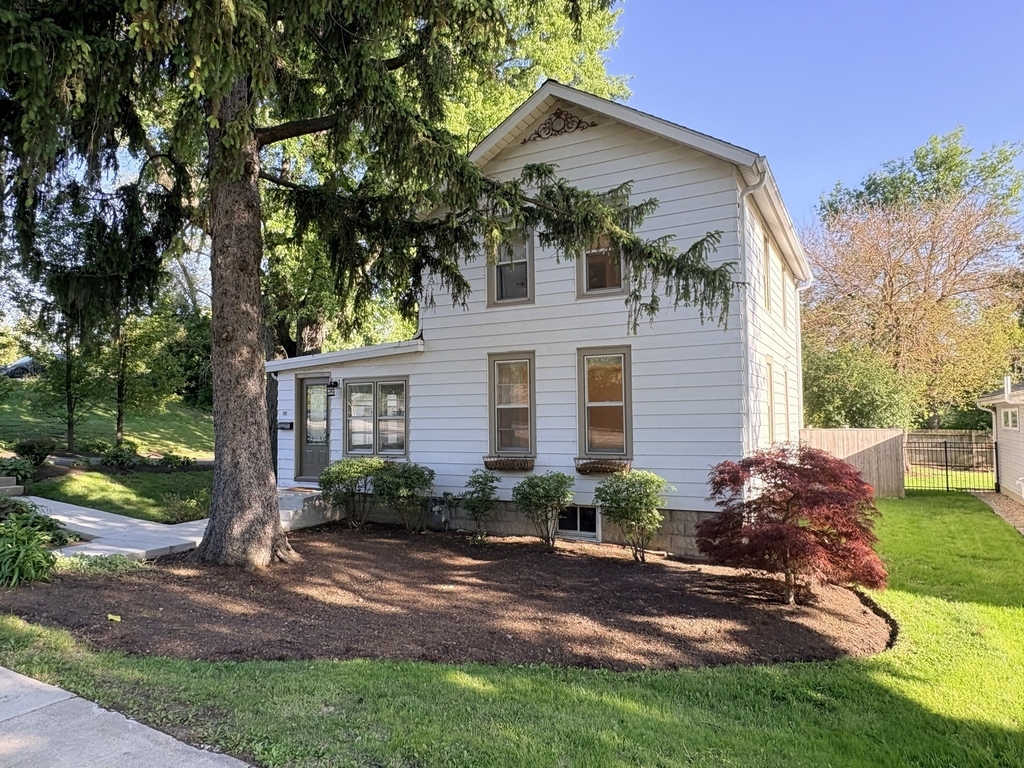 634 E 5th Avenue - Photo 0