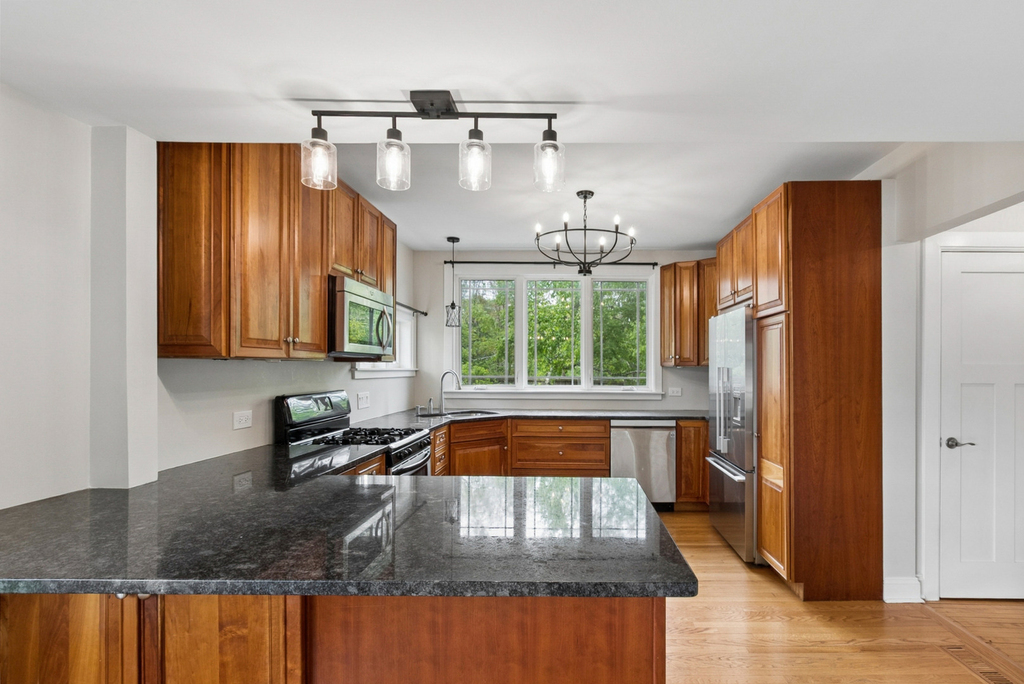 634 E 5th Avenue - Photo 6