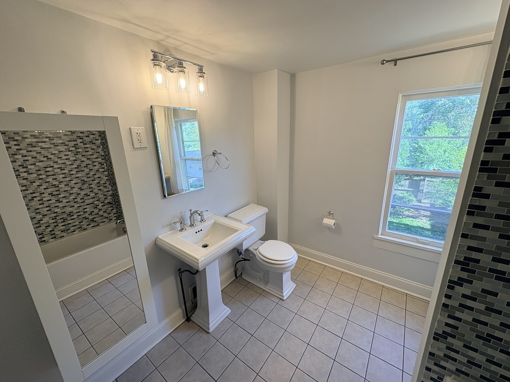 634 E 5th Avenue - Photo 1