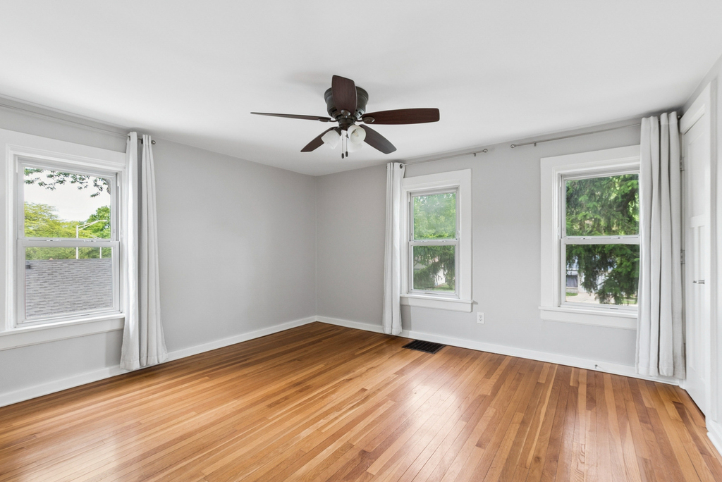 634 E 5th Avenue - Photo 10