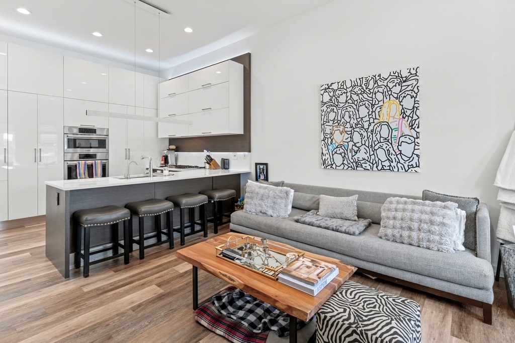 1420 W Fulton Street - Photo 4