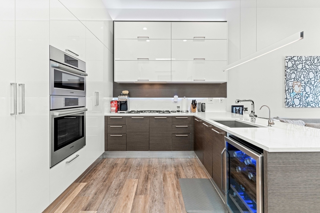 1420 W Fulton Street - Photo 2