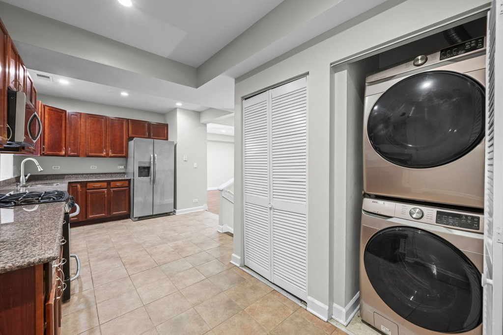 9100 Lamon Avenue - Photo 6