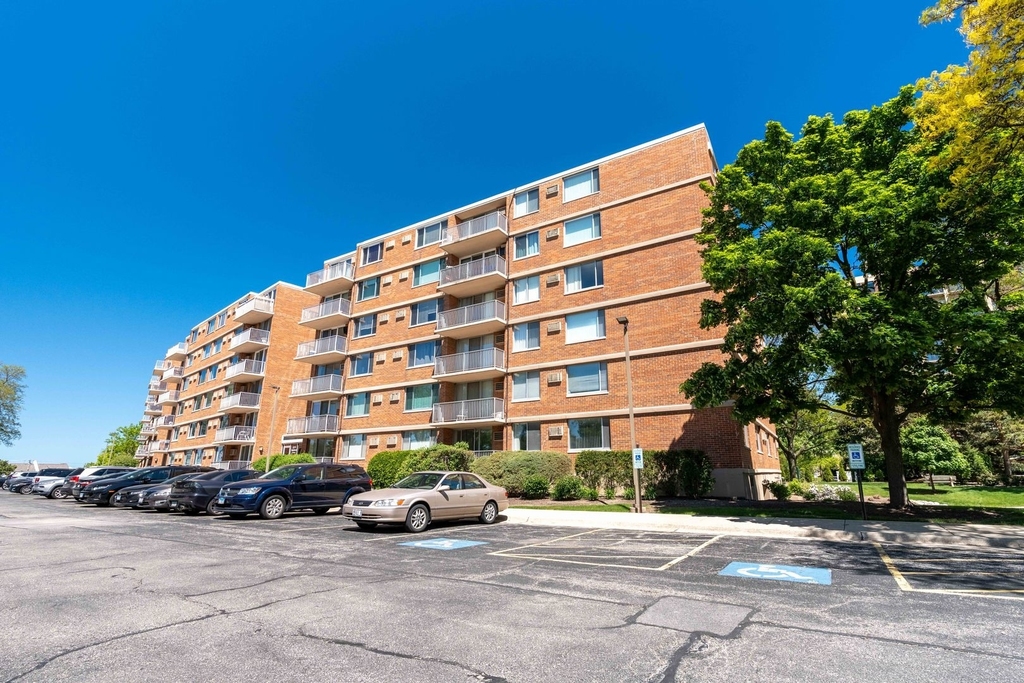 2211 S Highland Avenue - Photo 1