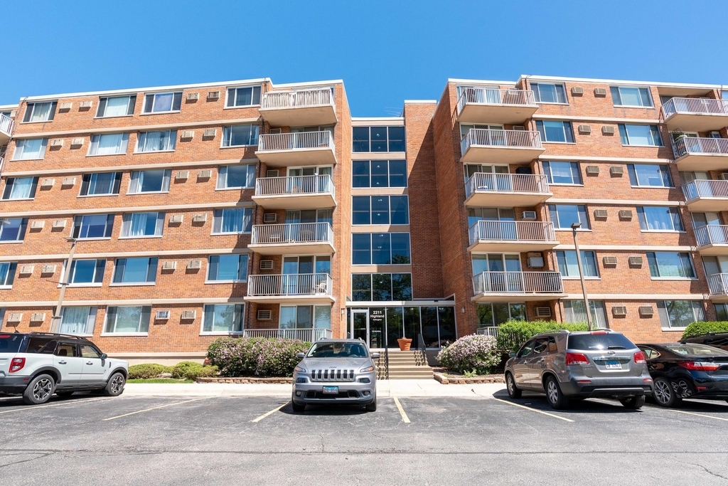 2211 S Highland Avenue - Photo 0