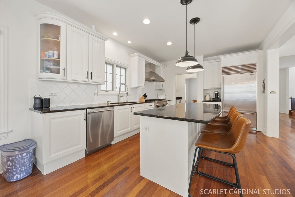 219 N Fremont Street - Photo 3