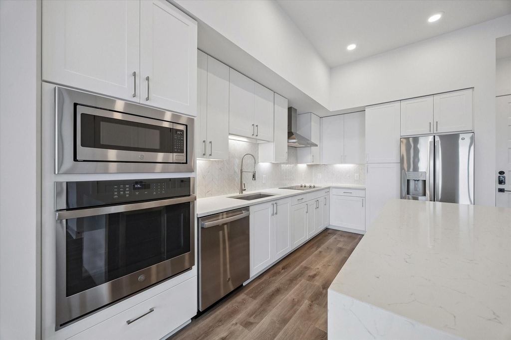 2727 Albany Street - Photo 8
