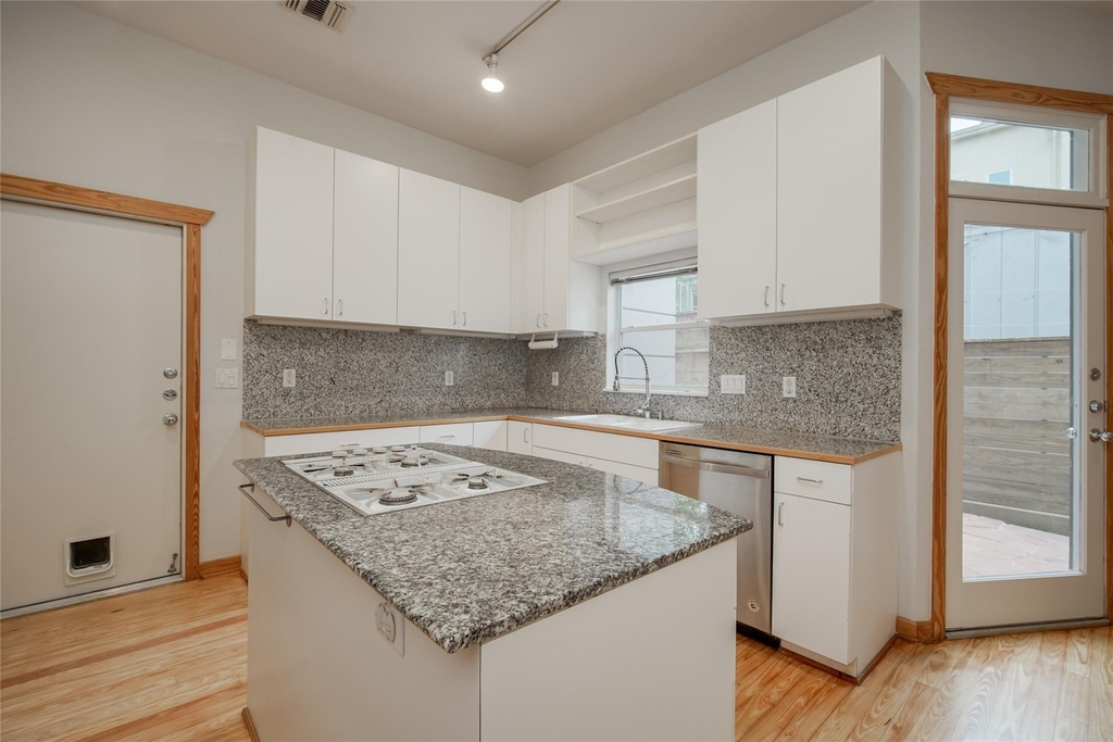 5425 Dickson Street - Photo 4
