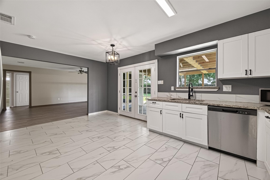 24006 Lone Elm Drive - Photo 8