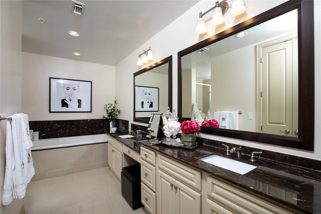 2929 Westheimer Road - Photo 3