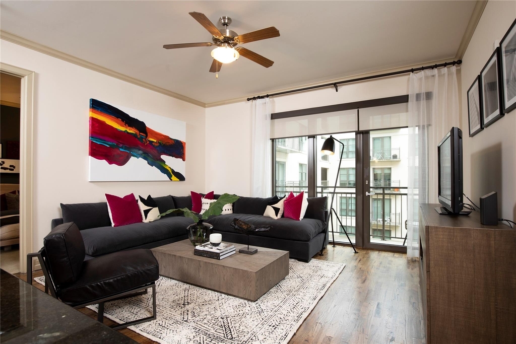 2929 Westheimer Road - Photo 6