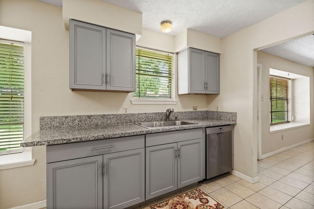 9718 Shady Tree Lane - Photo 6