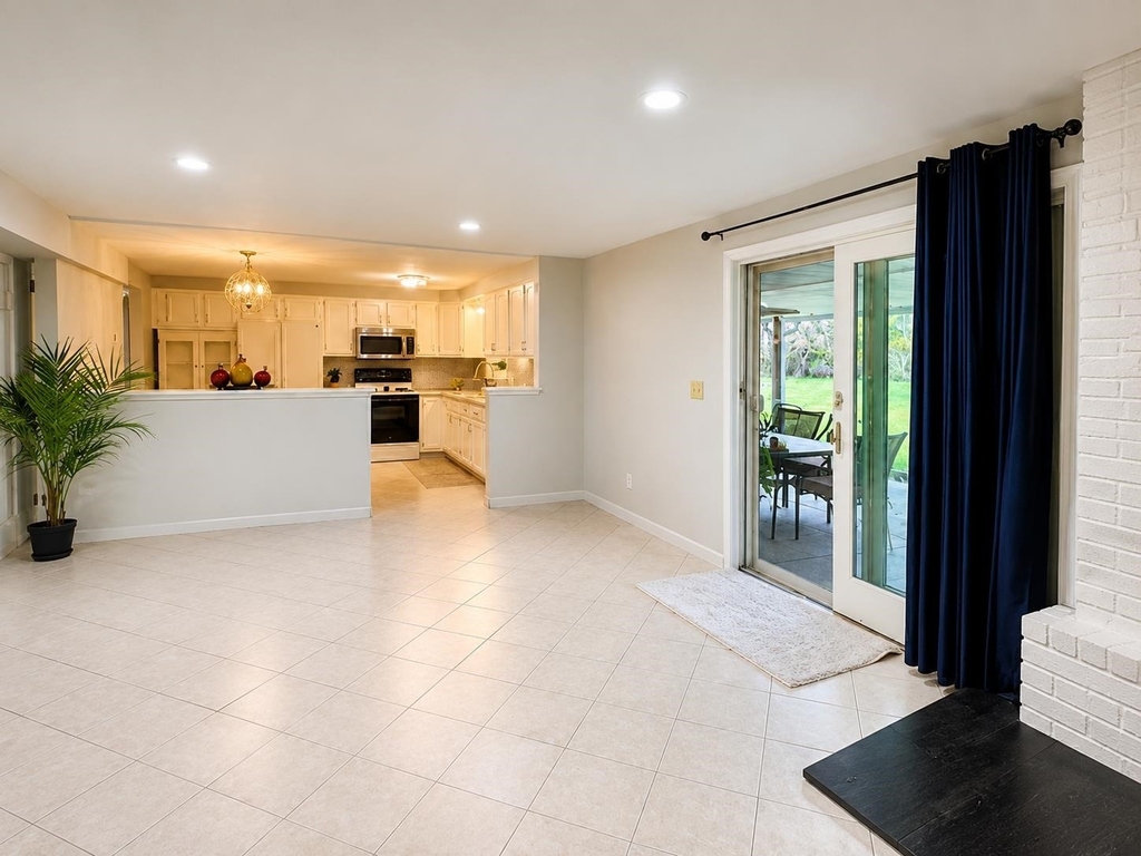 146 Elm - Photo 7