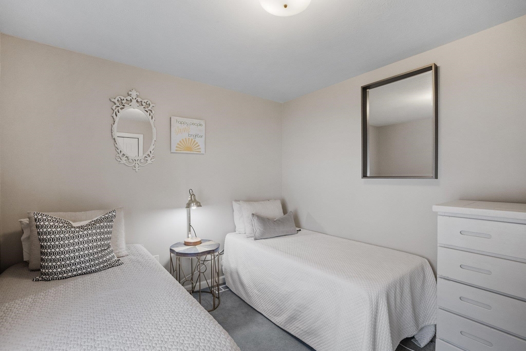 131 Forest Hill - Photo 34