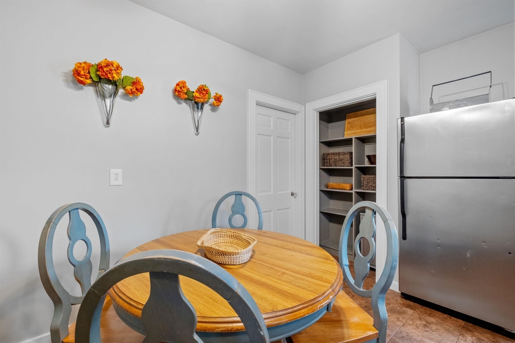 989 Union - Photo 13