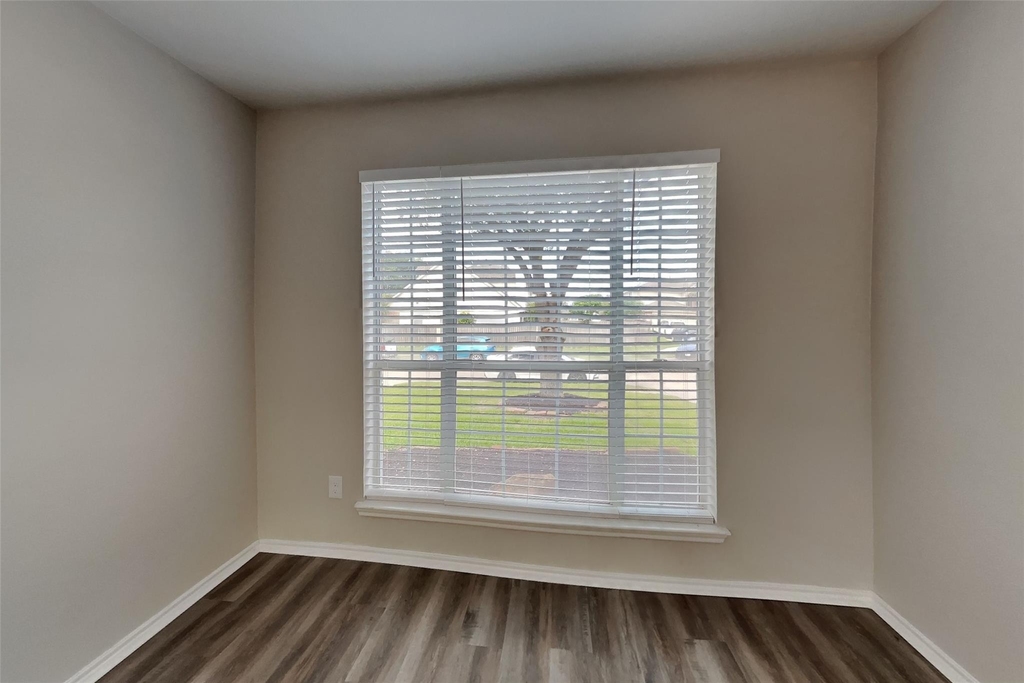 1806 Usher Court - Photo 2