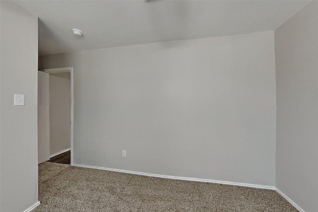 1806 Usher Court - Photo 14