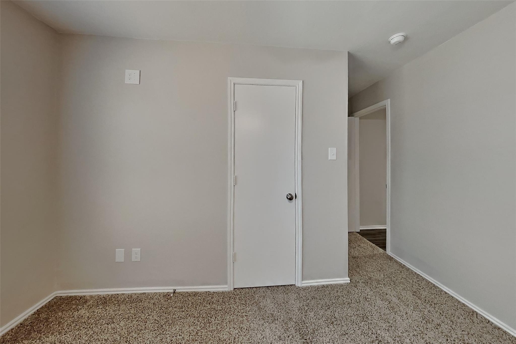 1806 Usher Court - Photo 13