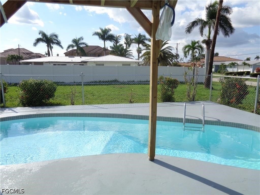 4402 Se 20th Place - Photo 2