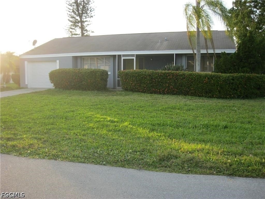 4402 Se 20th Place - Photo 1