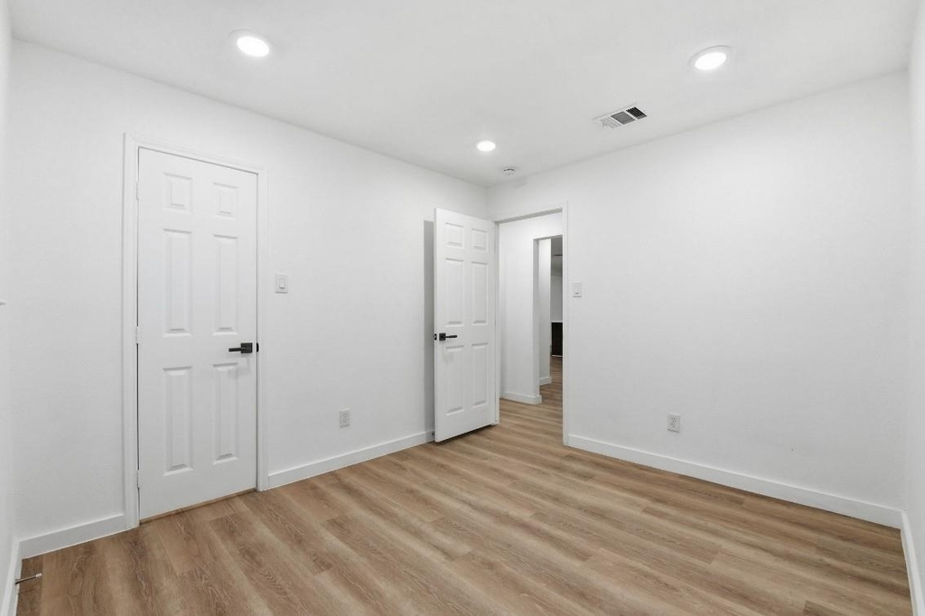 6718 Deer Ridge Lane - Photo 15