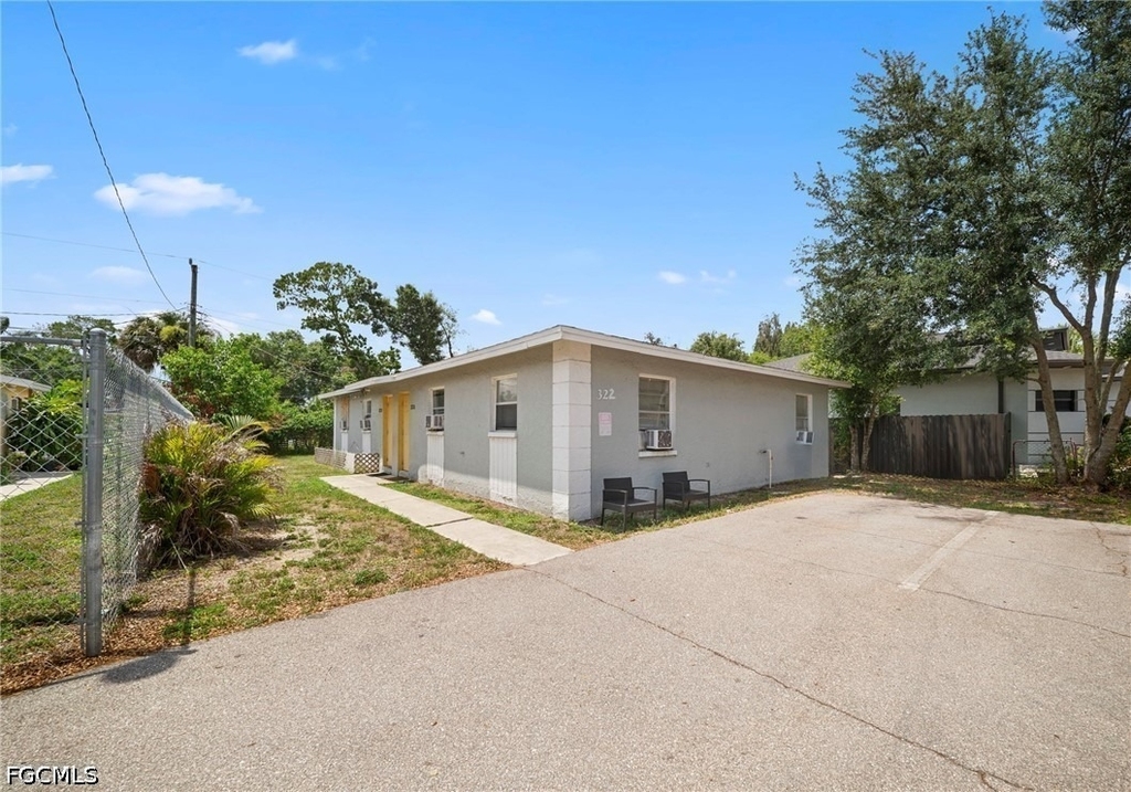 322 Louise Avenue - Photo 0