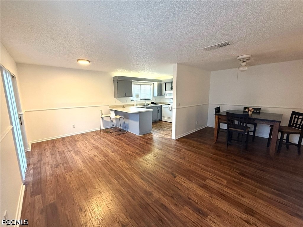 1406 Park Shore Circle - Photo 3